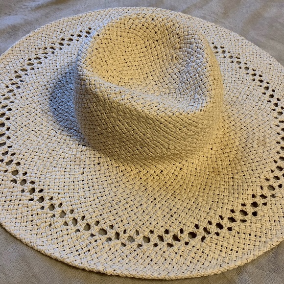 3 large sun hats black, black & white, & cream from H&M - Picture 3 of 7